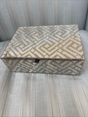 Mirrored Decorative lined  Geometric Storage Box NWOT